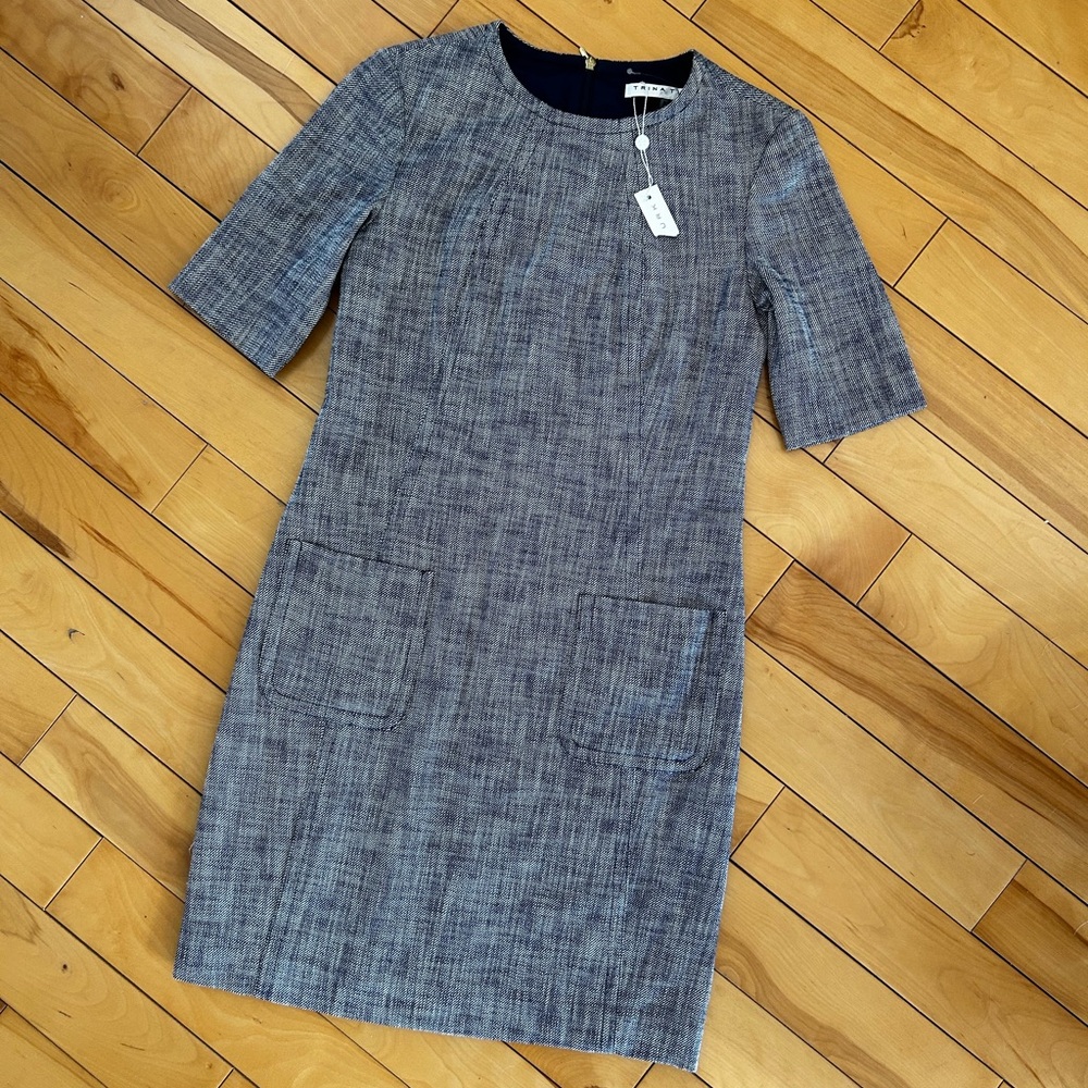 NWT- Trina Turk Paradiso Elbow Sleeve Shift Dress.